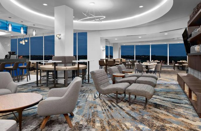 Courtyard By Marriott Edmonton Downtown in Edmonton
