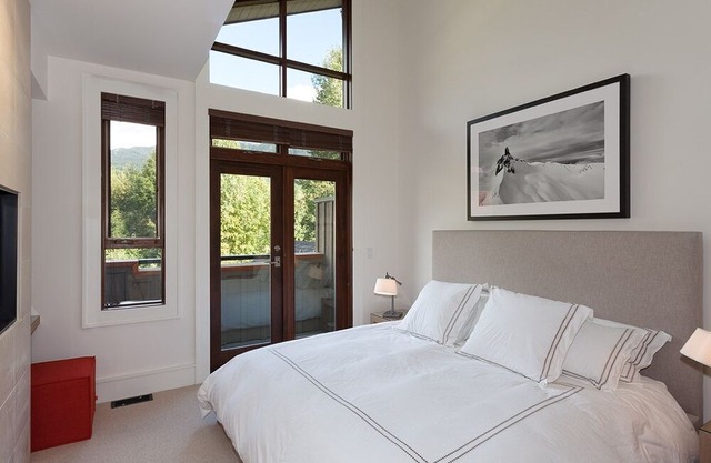 Luxury Mountain Retreat Townhome with Private Hot Tub hosted by Whistler Ideal in Whistler