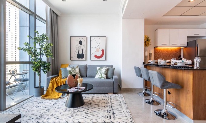 Dubai Marina Apartment | The Smart Concierge - Bay Central