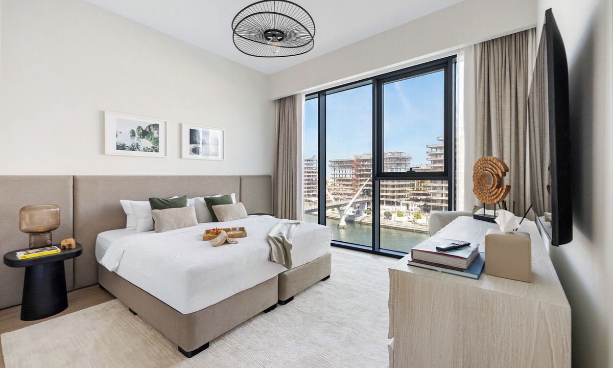 Al Safa Apartment | 3BR with Burj Khalifa and Canal View