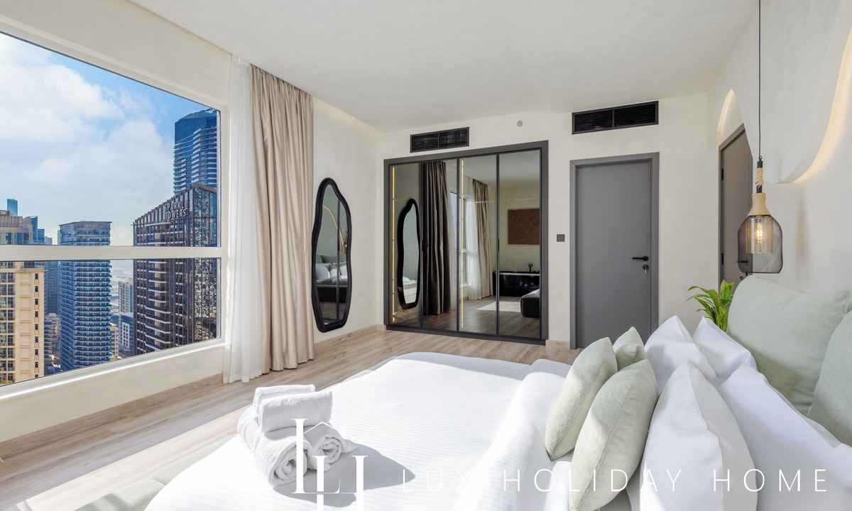 Dubai Marina Apartment | LUX Contemporary Marina View Suite 7