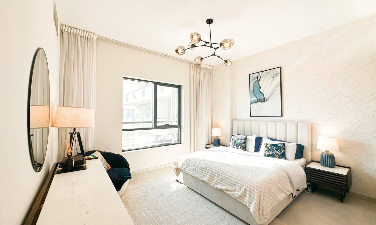 Dubai Apartment | Stunning 1BR Luxury Apt with Pool View