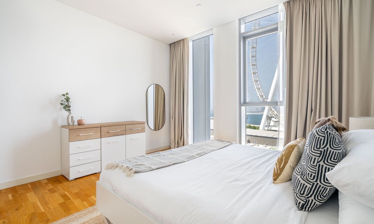 Dubai Apartment | GuestReady - Majestic Ain Dubai from your balcony