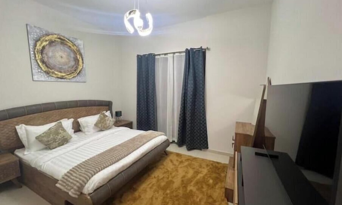 Bur Dubai Apartment | Luxury 2BR w/Pool, Gym & Balcony - Safi Apartment
