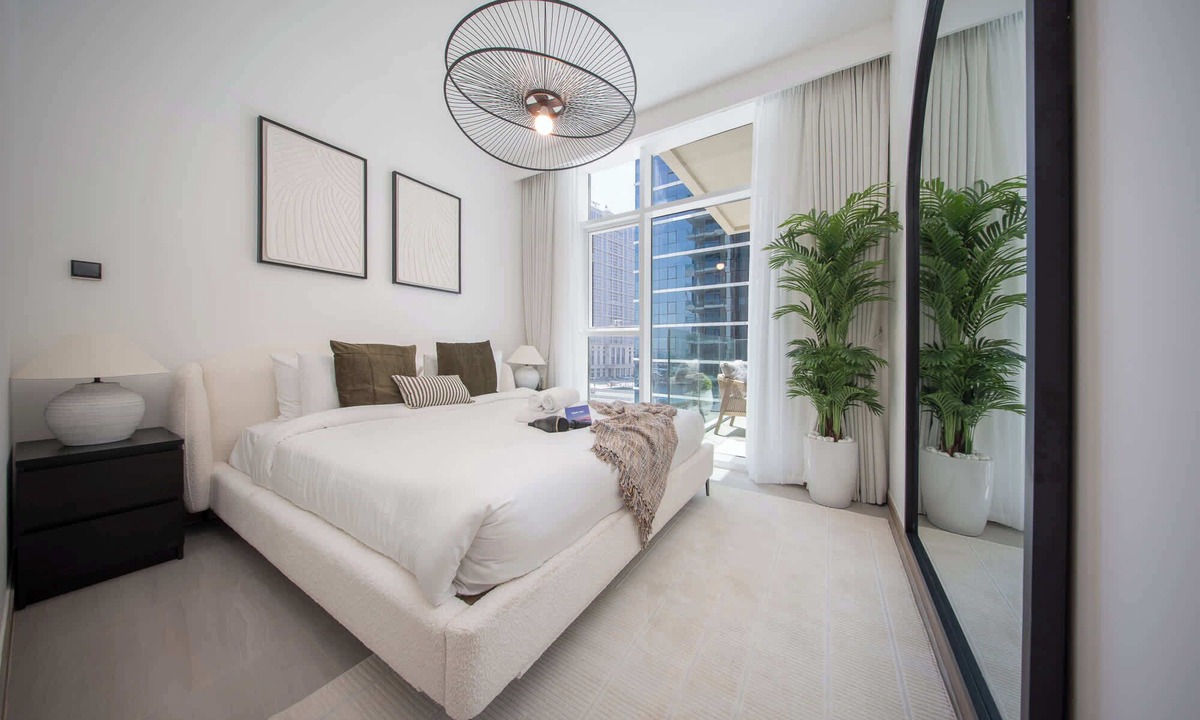 Downtown Dubai Apartment | StayShort - Lavish 2BR in Business Bay Ideal for 6!