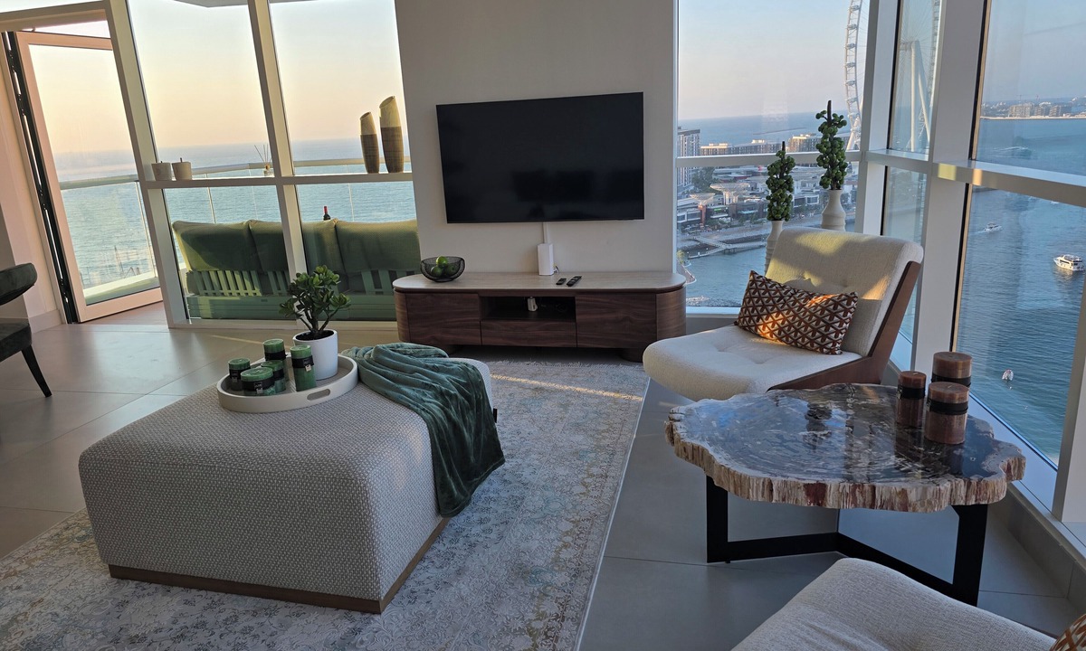 Jumeirah Beach Residence Apartment | Beachfront, 250° view, private beach, high floor