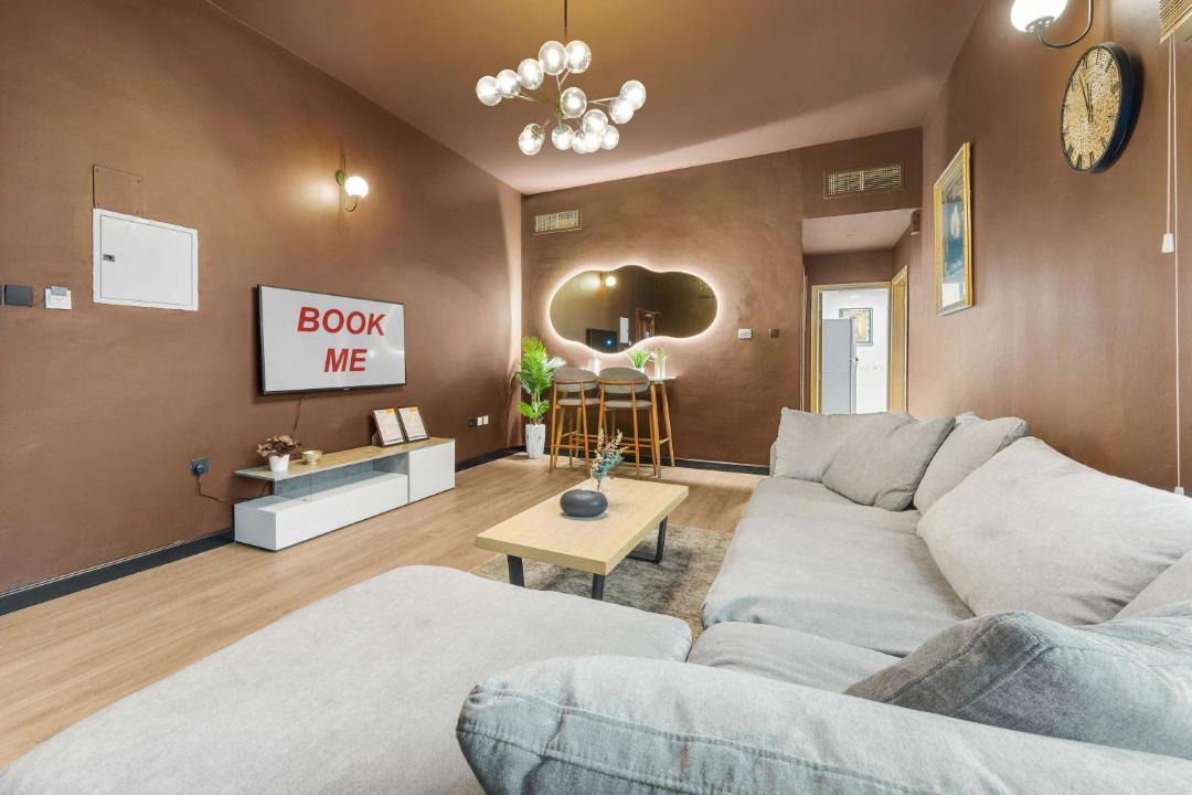 Garhoud Apartment | Free housekeeping visits during your stay - StayShort - 1 Bedroom in Al Garhoud Perfect for 2