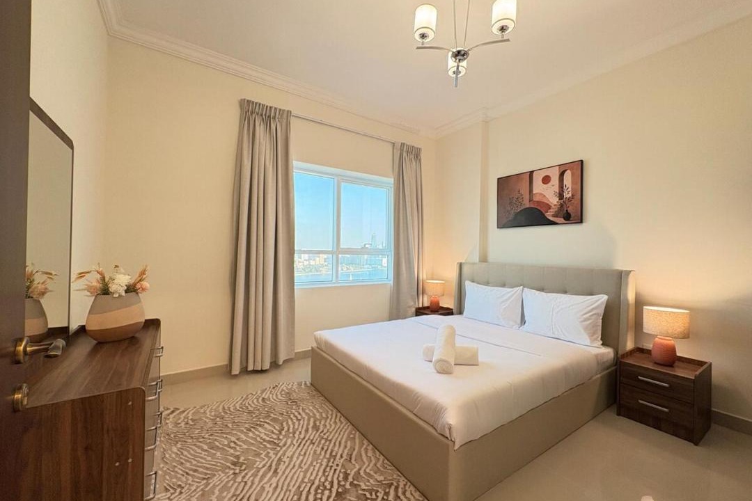 Al Majaz Apartment | Elegant 3BR Apartment with Stunning Waterfront Views