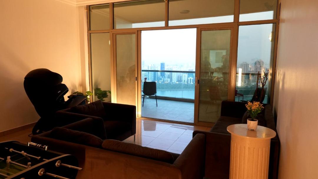 Al Majaz House | Double Room with Private Bathroom near Dubai
