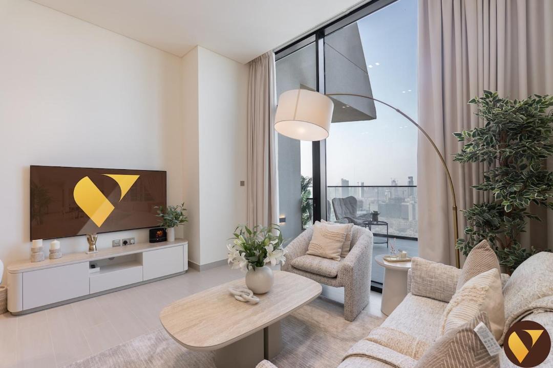 Jumeirah Village Circle Apartment | Vogue Vacation Homes, JVC Binghatti Phantom near Circle Mall, One Bedroom Apartment with a Private Pool in Balcony and full Access to all Amenities