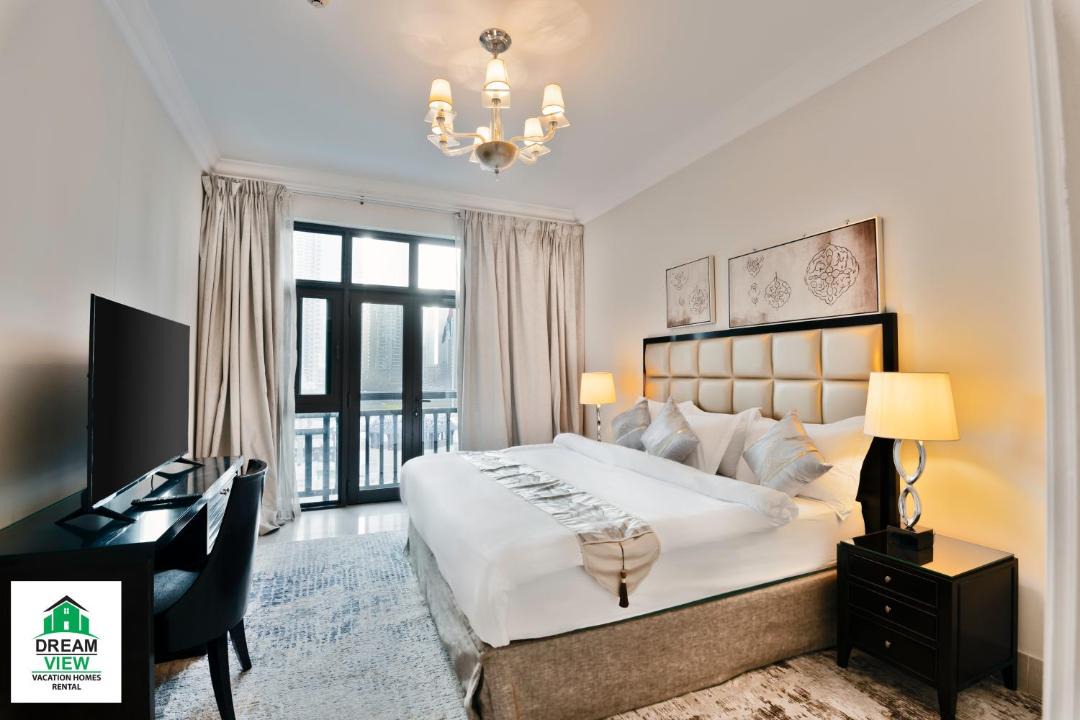 Madinat Zayed Apartment | Full View Burj Khalifa and Fountains -Souk Al Bahar- Dream View holiday Home Rent