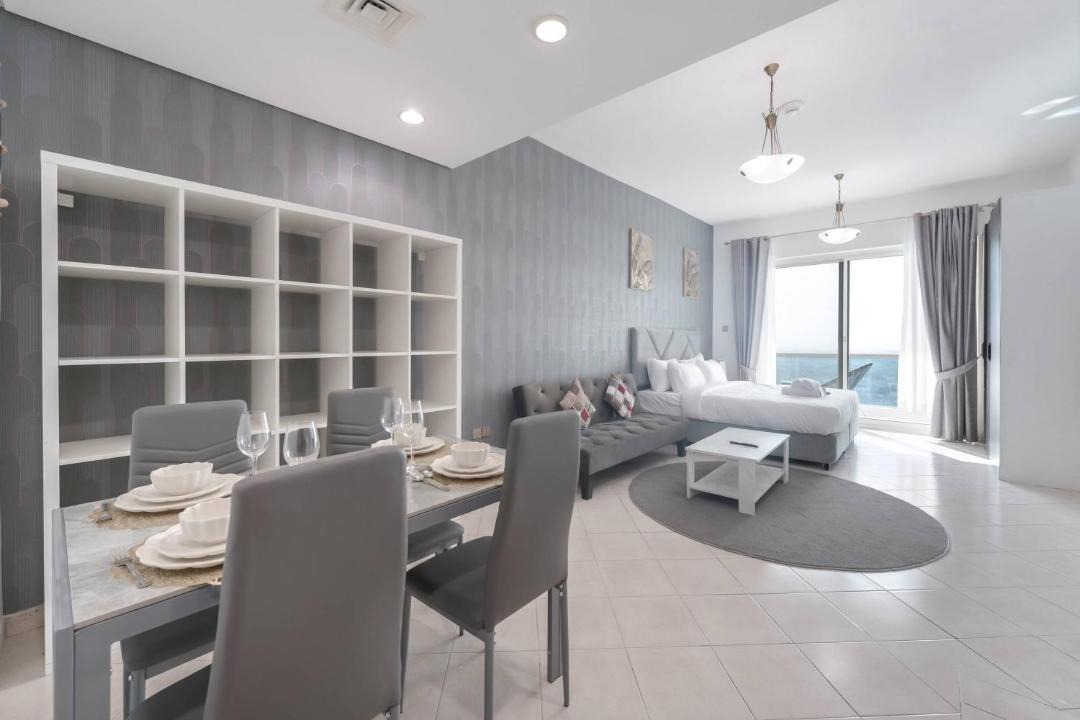 Dubai Production City Apartment | Free housekeeping visits during your stay - StayShort - Cozy & Quiet Studio in Production City for 3