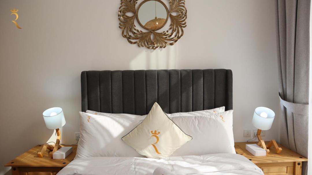 Masdar City Apartment | Elegant 1BR Retreat - Chic Central City Haven