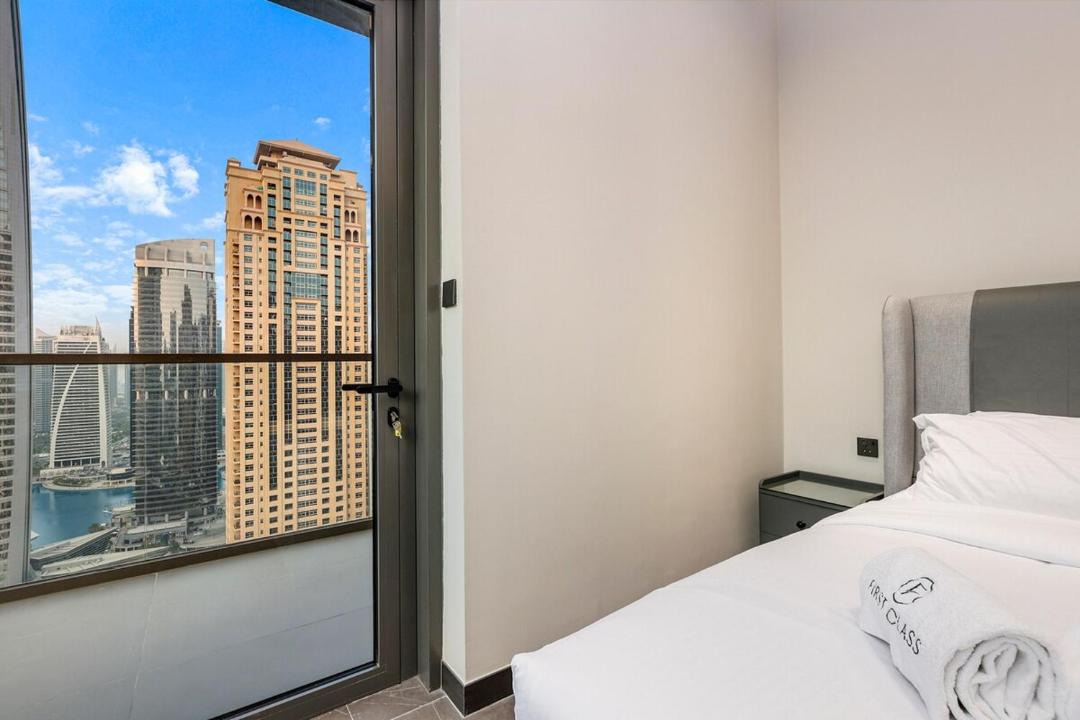 Jumeirah Lake Towers Apartment | FIRST CLASS 3BR Elegant Comfort , Lake Views