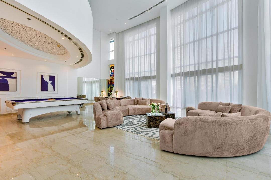 Jumeirah Beach Residence Apartment | Private villa in Marina with private pool!