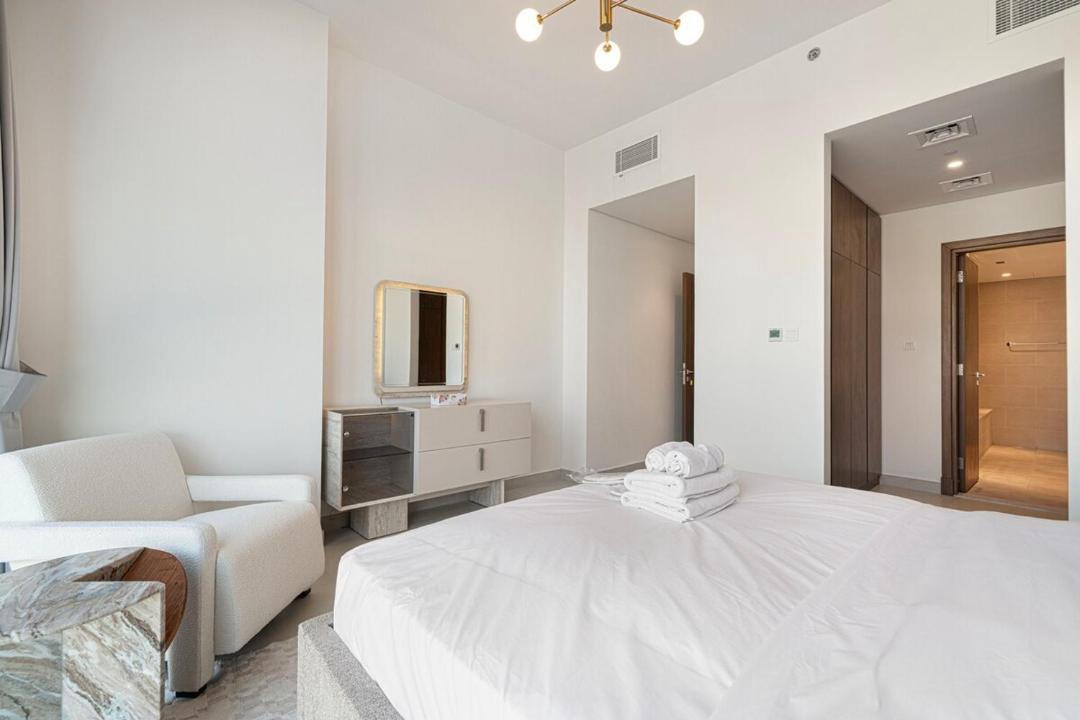 Trade Centre 1 Apartment | New Luxury Canalfront 2 Bedroom Apartment with Burj Views