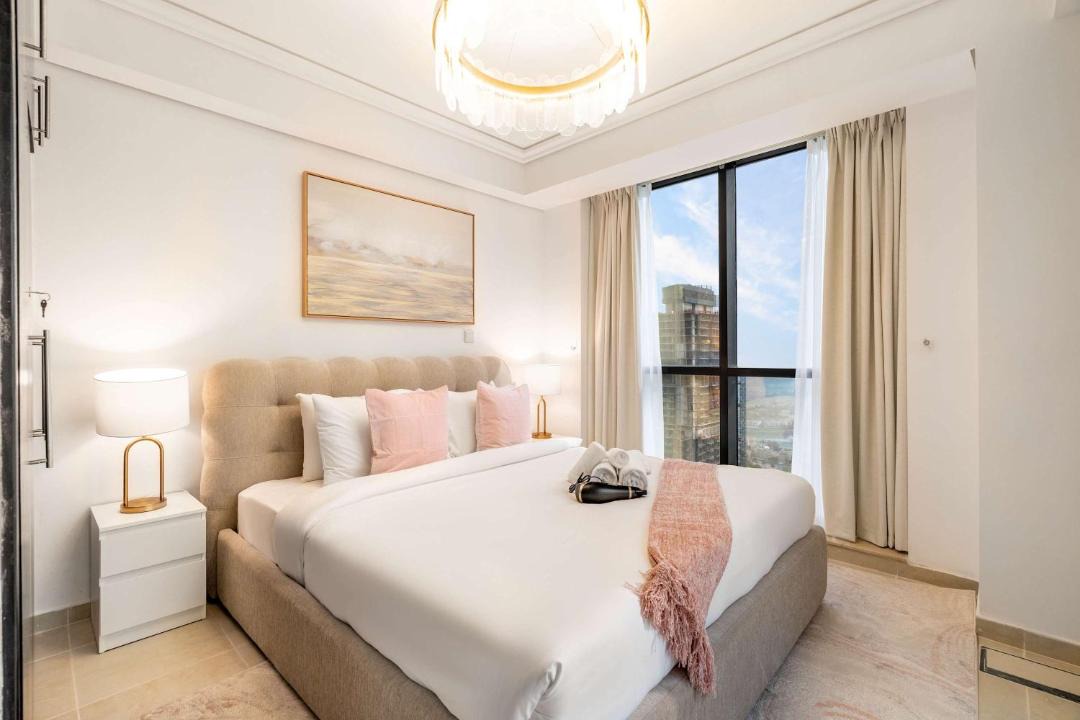 Jumeirah Lake Towers Apartment | Free housekeeping visits during your stay - StayShort - Stylish 2-Bedroom in JLT That Sleeps 6 Comfortably