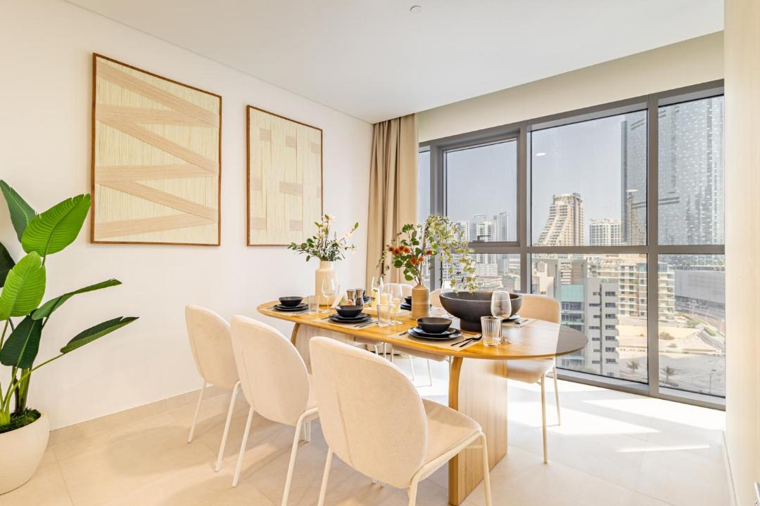 Abu Dhabi Apartment | Groups and Families Paradise - 5 min from ADGM, Galleria, Cleveland, Beach, etc - Designer's Choice - New Building - Heart of Al Reem