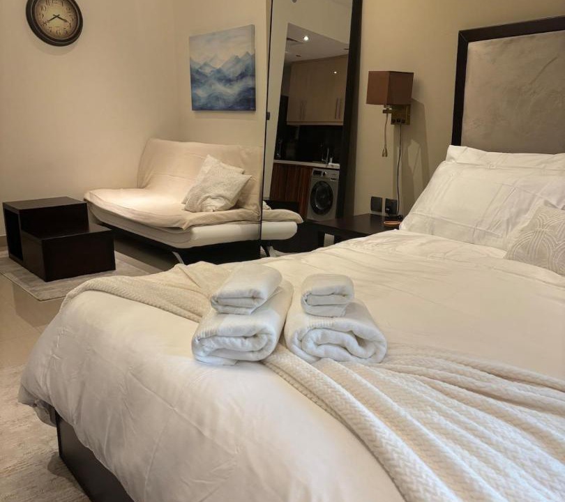 Trade Centre 1 Apartment | Burj Khalifa View from your Balcony