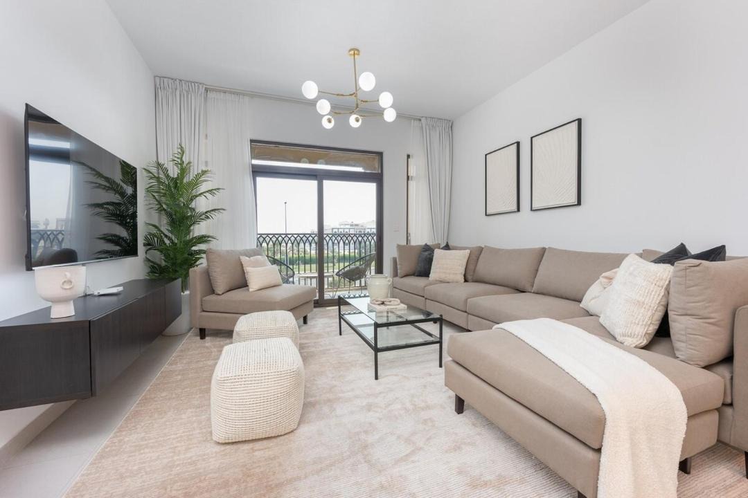 Umm Suqeim 3 Apartment | Free housekeeping visits during your stay - StayShort - Warm and Earthy 1-Bedroom Apartment Perfect for Family in Madinat Jumeirah Living!