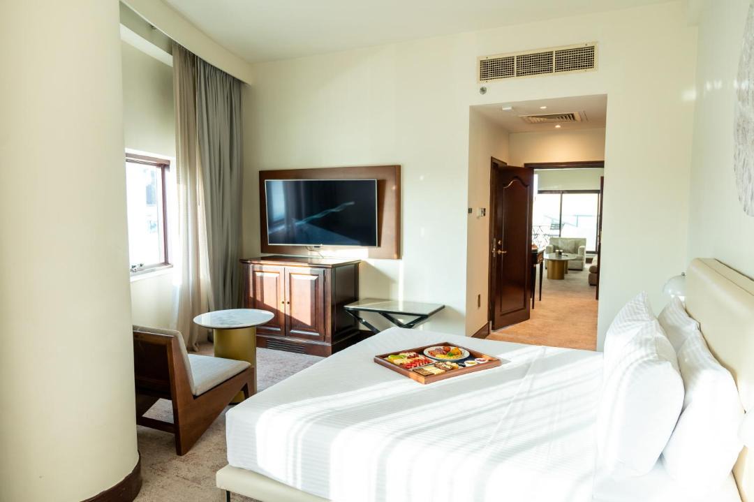 Garhoud Hotel | Majestic Cove Hotel - Formerly Le Méridien Fairway