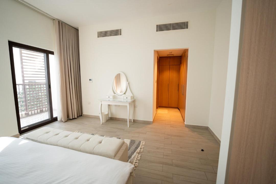 Al-Fujairah Villa | White Villa By the Sea