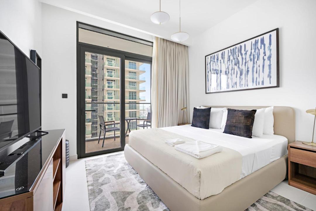 Dubai Marina Apartment | Silkhaus Vacation Homes Sea and City View 1BDR in Marina Vista