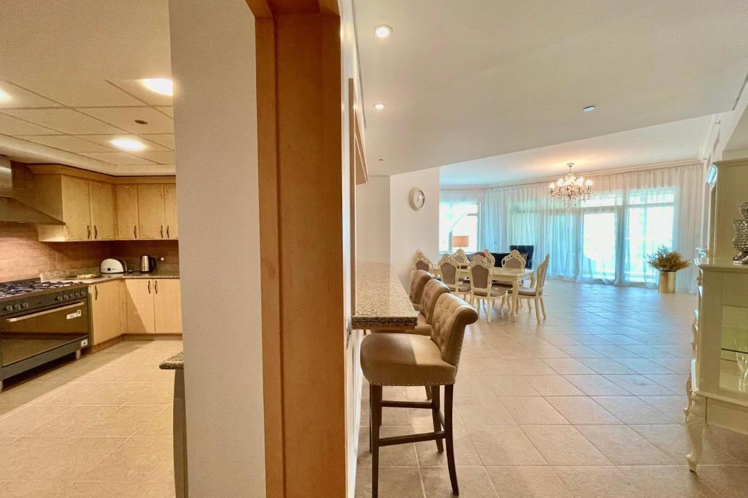 Palm Jumeirah Apartment | Luxury - Beachfront - Spacious Shoreline residences - 5 star private beach resort