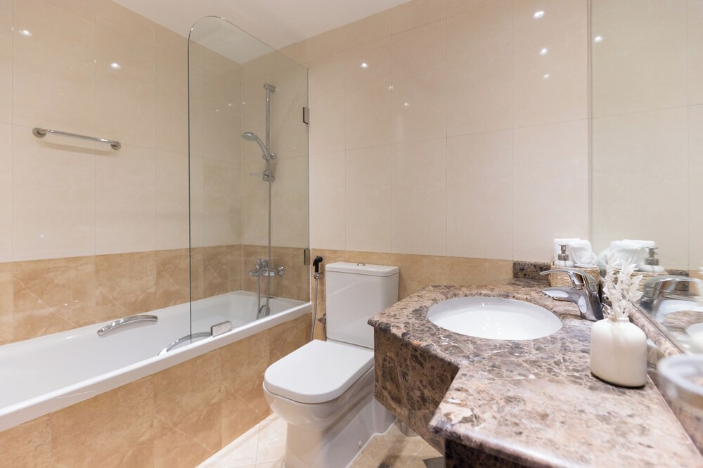 Photo of Bathroom in Jabal Ali 2