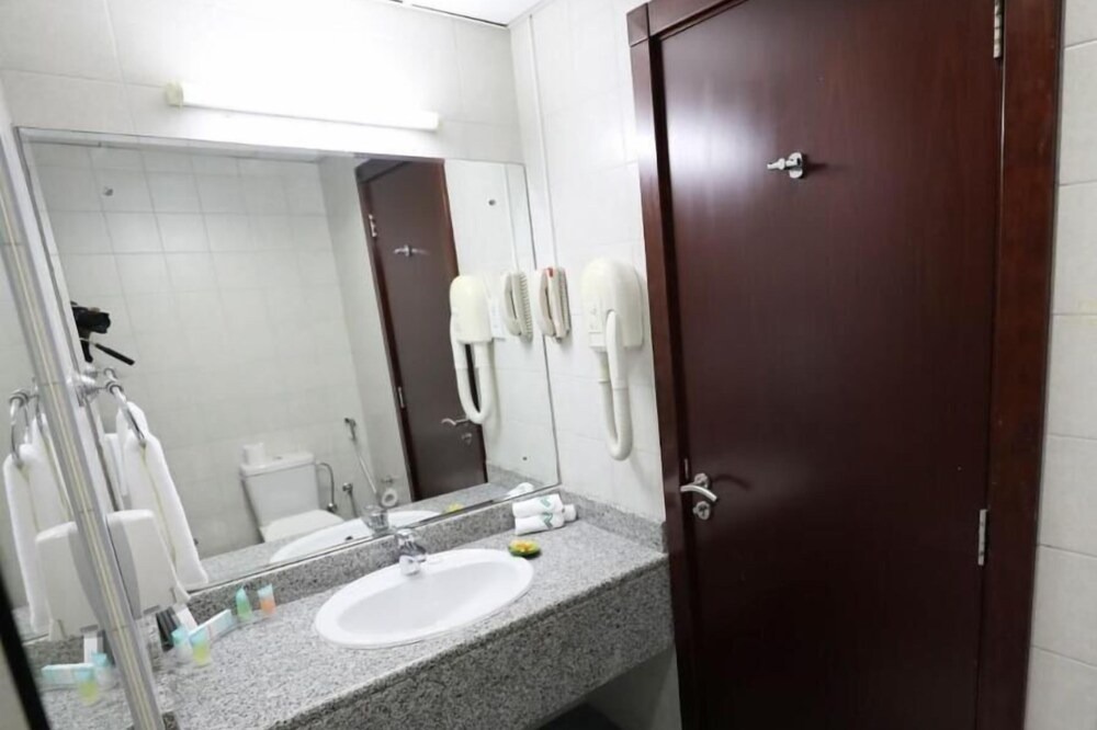 Photo of Bathroom in Discovery Gardens