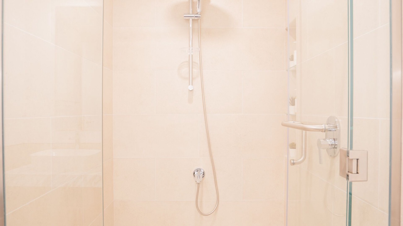 Photo of Bathroom in Umm Suqeim 3