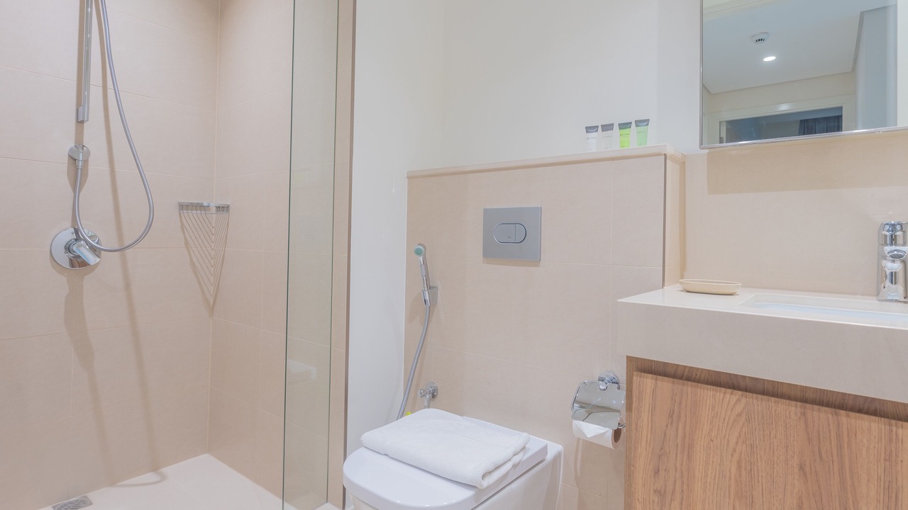 Photo of Bathroom in Za'abeel 2
