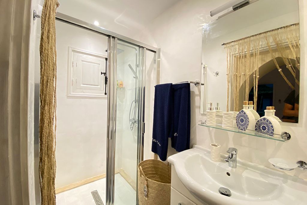 Photo of Bathroom in Aghir