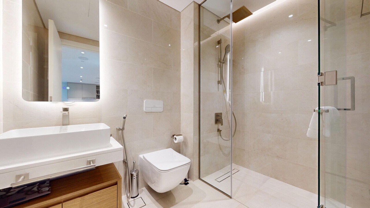 Photo of Bathroom in Umm Suqeim 3