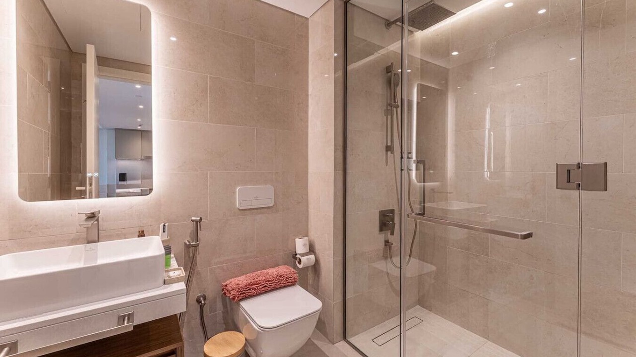 Photo of Bathroom in Umm Suqeim 3