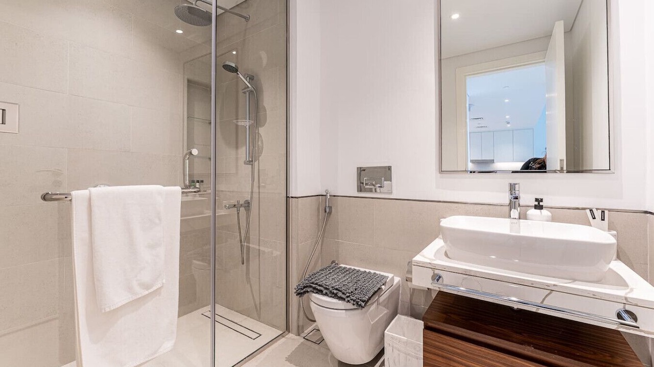 Photo of Bathroom in Umm Suqeim 3