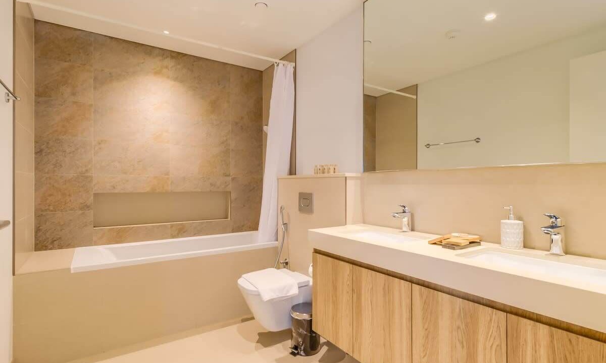 Photo of Bathroom in Za'abeel 2