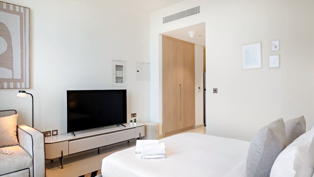 Photo of Bedroom in Mina Al Arab