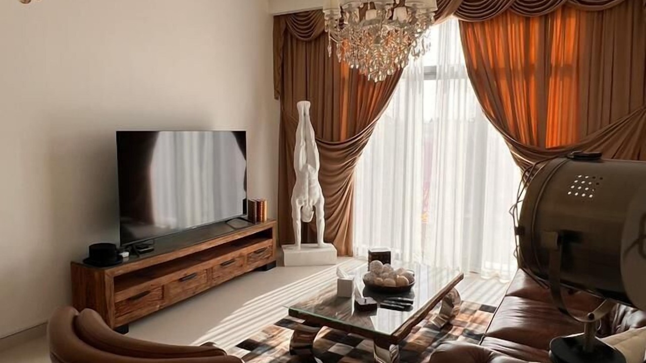 Photo of Livingroom in Trade Center
