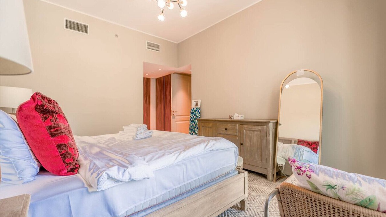 Photo of Bedroom in Discovery Gardens