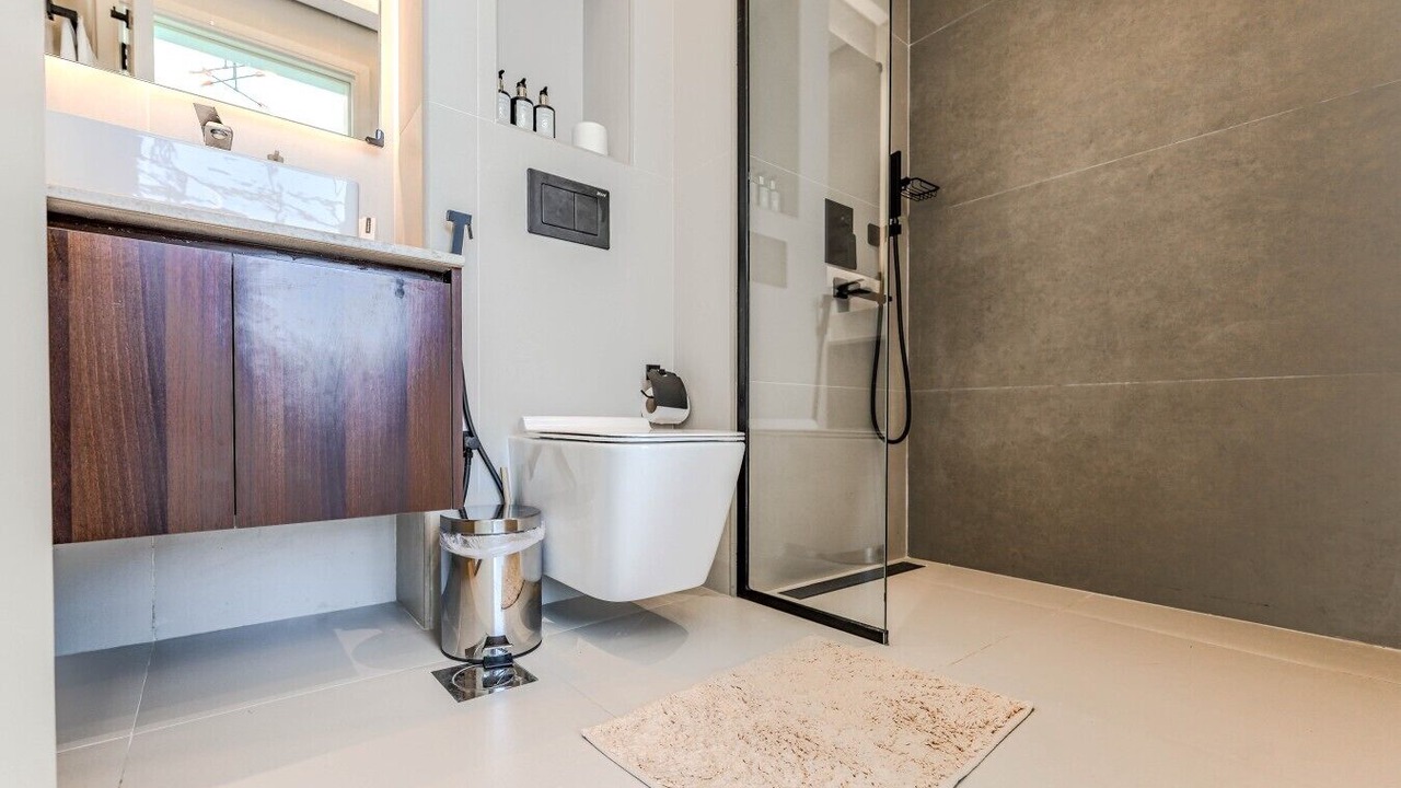 Photo of Bathroom in Discovery Gardens