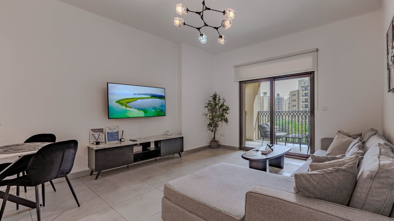 Photo of Livingroom in Umm Suqeim 3