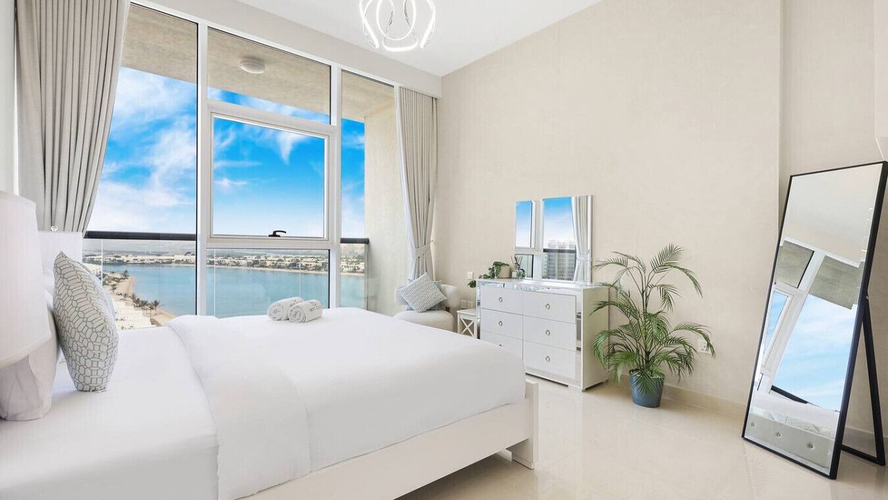Photo of Bedroom in Mina Al Arab
