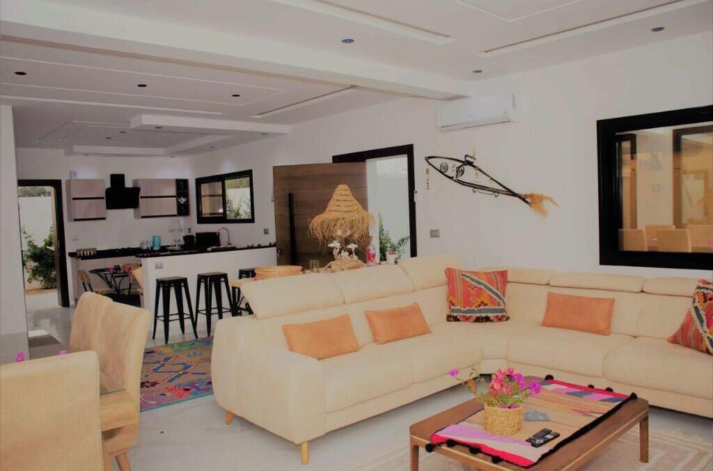 Photo of Livingroom in Aghir
