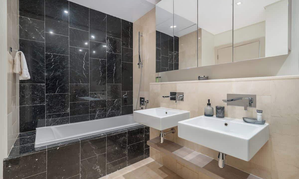Photo of Bathroom in Palm Jumeirah