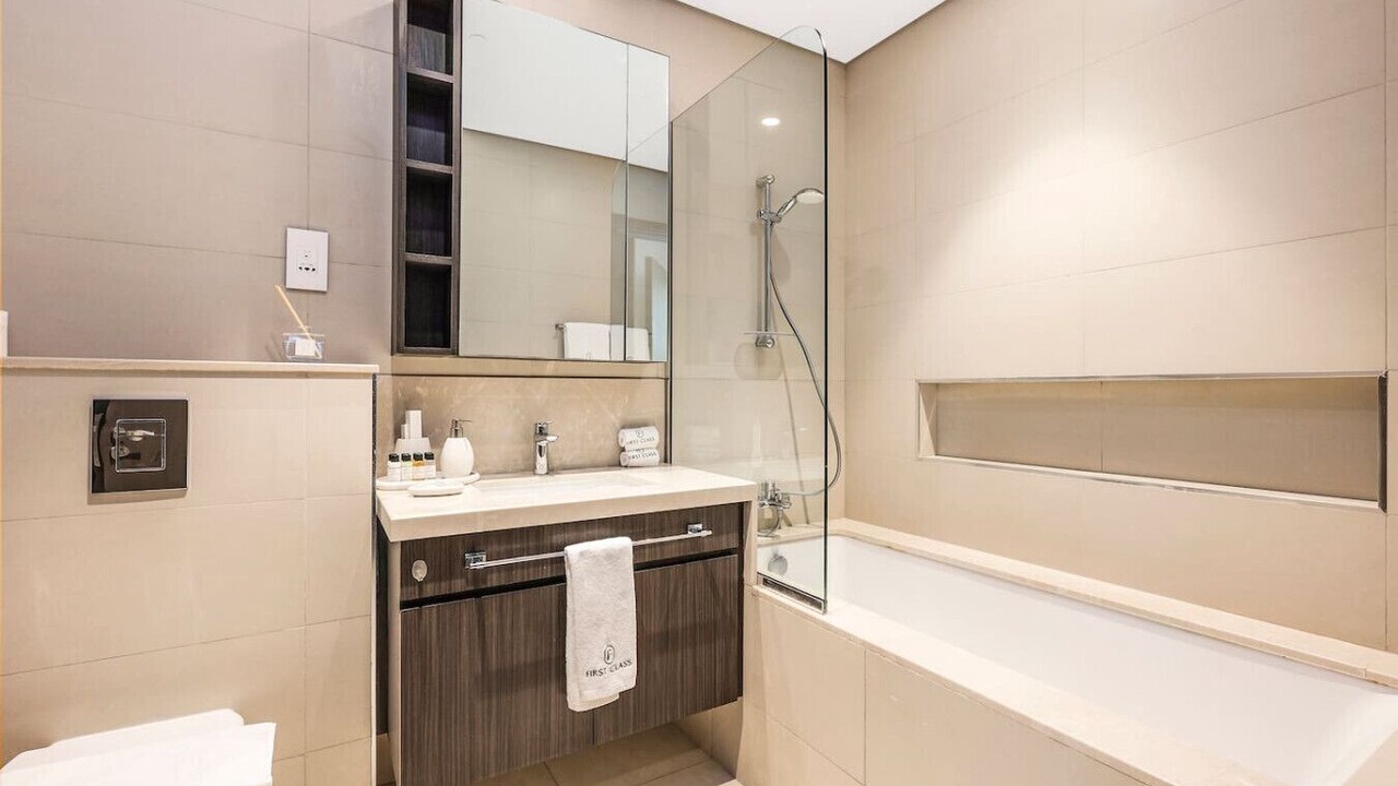 Photo of Bathroom in Za'abeel 2