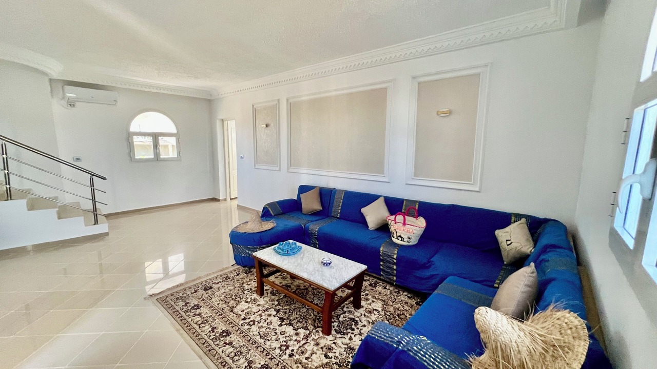Photo of Livingroom in Aghir