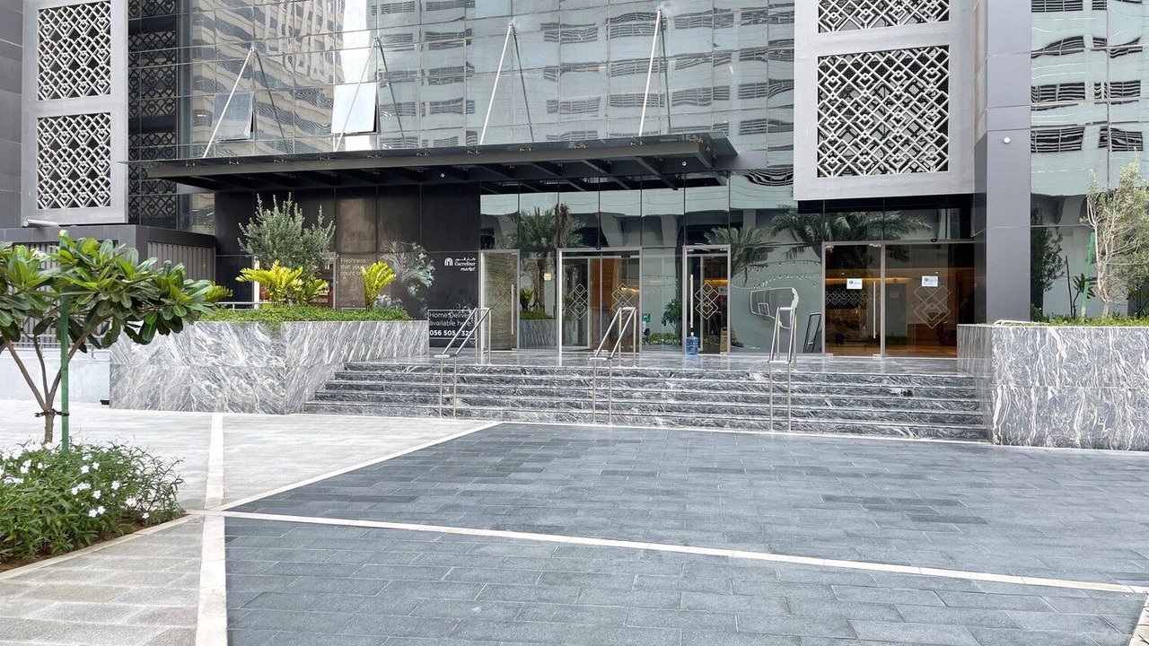 Photo of Outdoor in Trade Center