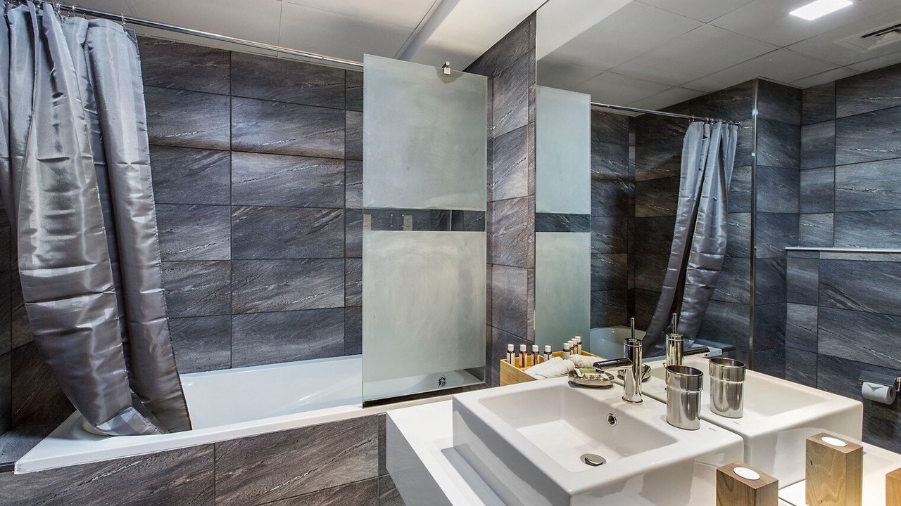 Photo of Bathroom in Trade Center