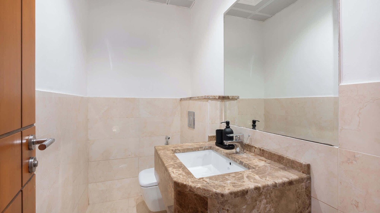Photo of Bathroom in Al Barsha 1